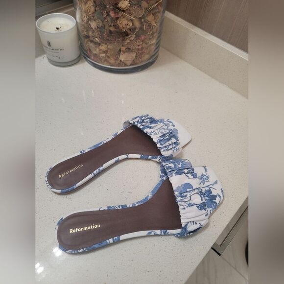Reformation Blue and White Floral Sandals - Picture 6 of 7
